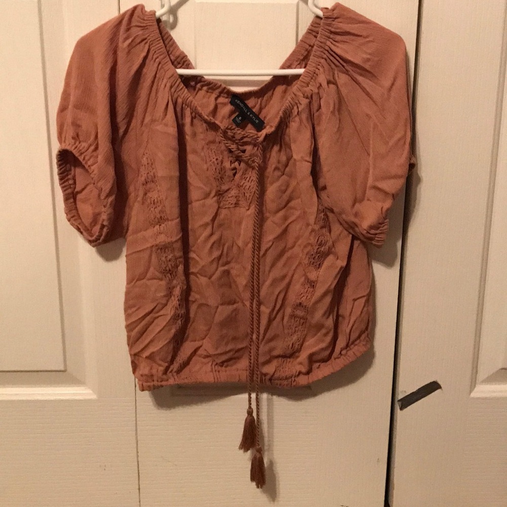 Kendall & Kylie shirt